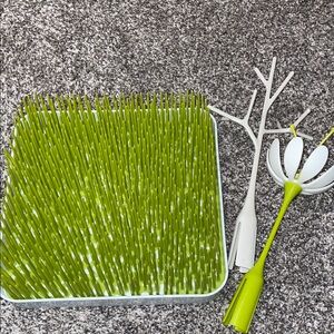 Boon Countertop Bottle Grass with Accessories